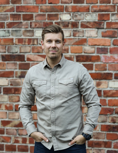 1l4a1127 400x518q85fp 0.410.44