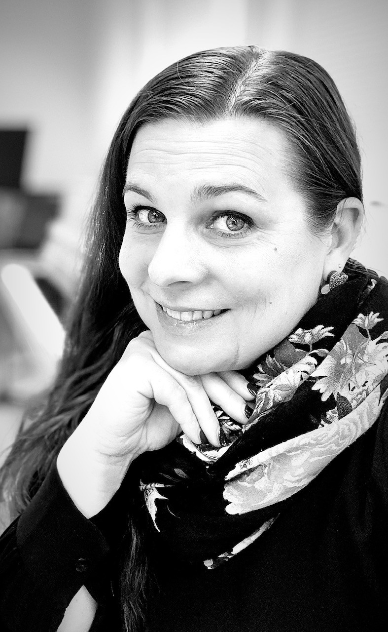 Taideoppilaitos tuli WSOYtaloon - luovuus vaatii tilaa 1 Porvoon taideoppilaitoksen rehtori Emmi-Liina Vakkuri-Johansson