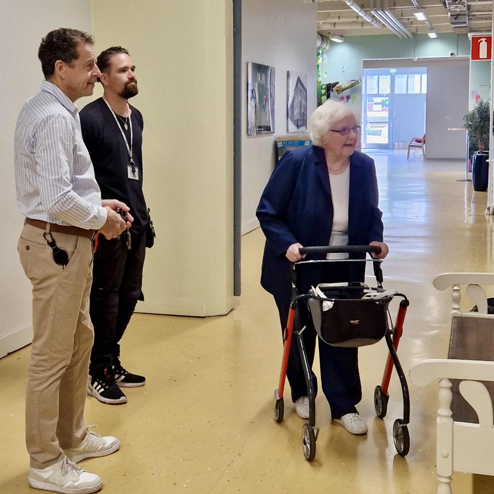 Lehmitytöstä itselliseksi taittokoneen hoitajaksi - Lahja Sepäntalon uskomaton tarina nivoutui Porvoon WSOYtalossa 2 Lehmitytto Lahja Sepantalo 3
