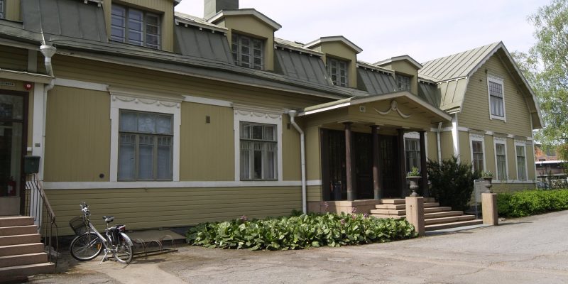 _5286154-1600x9999,q=85