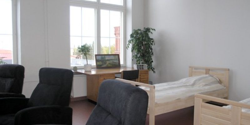 p9299625_b-1600x9999,q=85