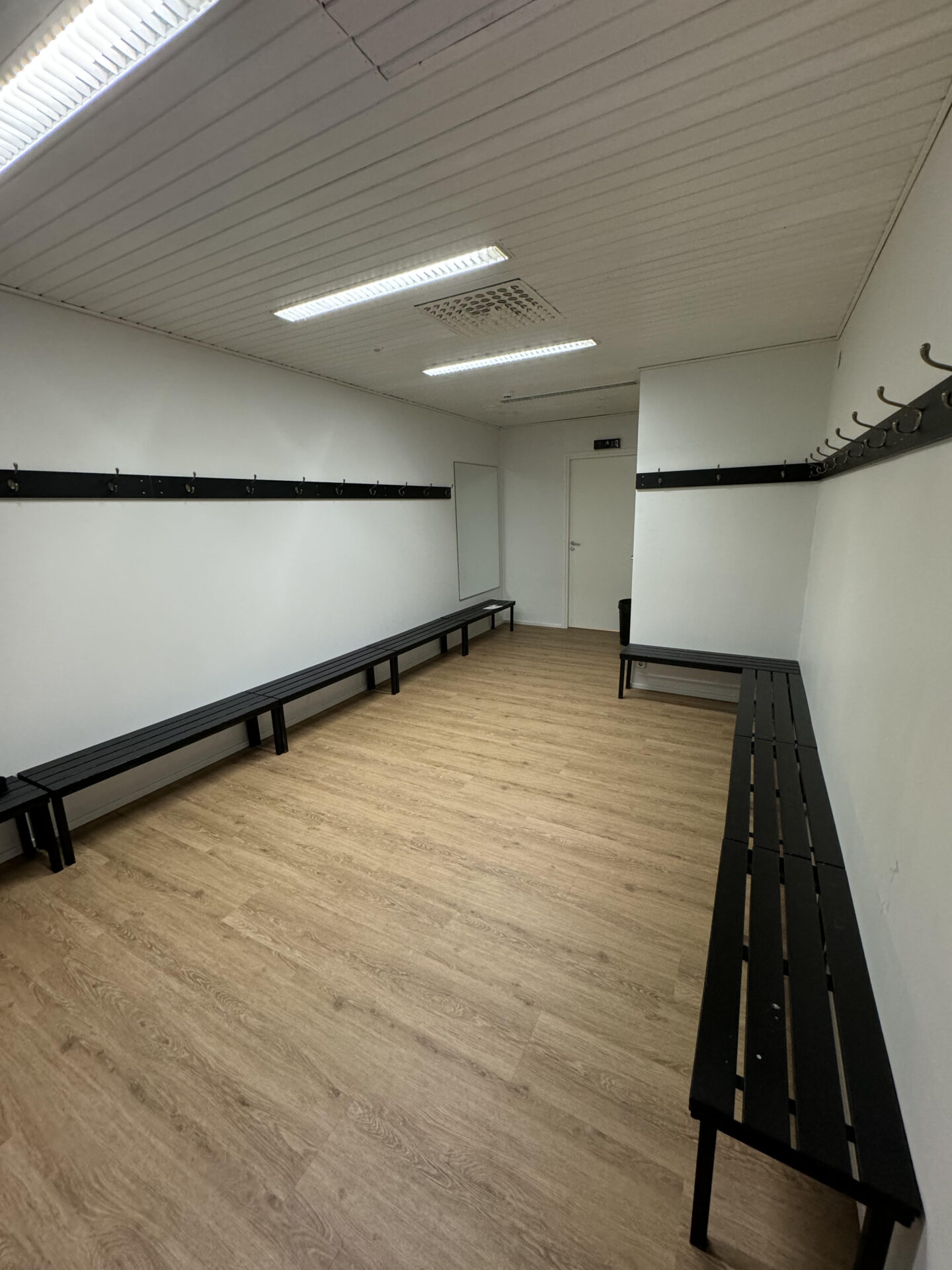 Porvoon Kuntoklubi uudistui ja laajentui – Wsoytalosta löytyy nyt täyden palvelun paikallinen sali 6 miesten pukkari